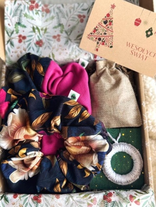 Box Prezentowy - Scrunchie maxi Night Garden FUCHSIA