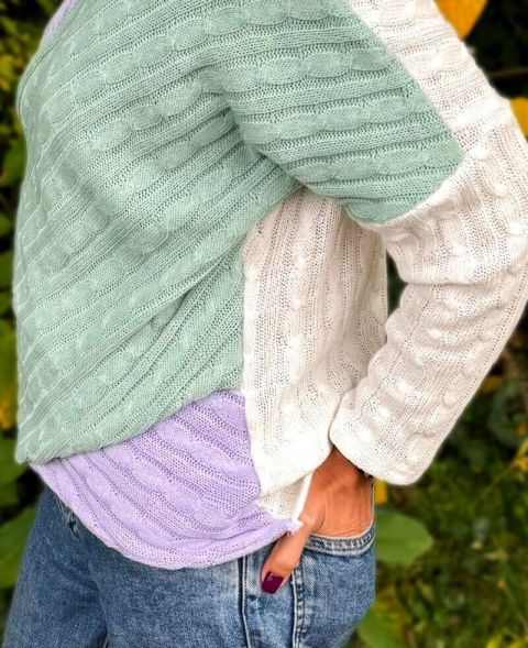 Sweterek kopertowy Soft Embrace TRICOLOUR